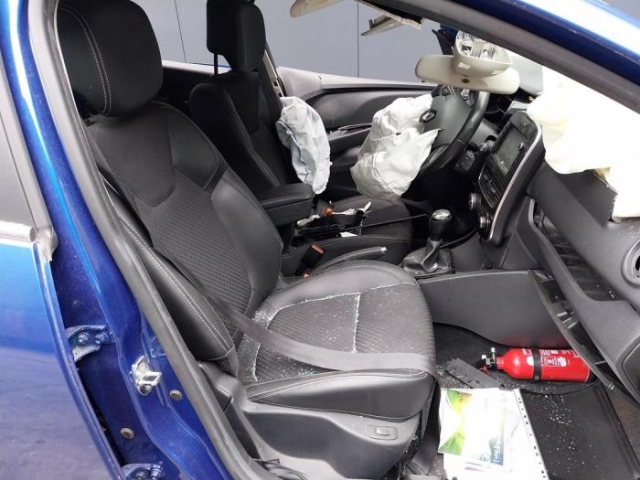 Renault Clio IV Estate/Grandtour 0.9 Energy TCE 90 12V Sloopvoertuig (2017, Blauw)
