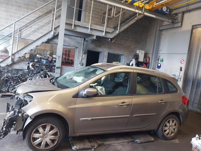 Renault Clio III Estate/Grandtour 1.5 dCi FAP Sloopvoertuig (2012, Beige)