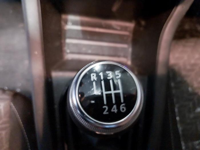 Renault Clio V 1.0 TCe 90 12V Sloopvoertuig (2023, Grijs)