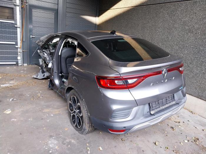 Renault Arkana 1.6 E-Tech 145 16V Sloopvoertuig (2022, Grijs)