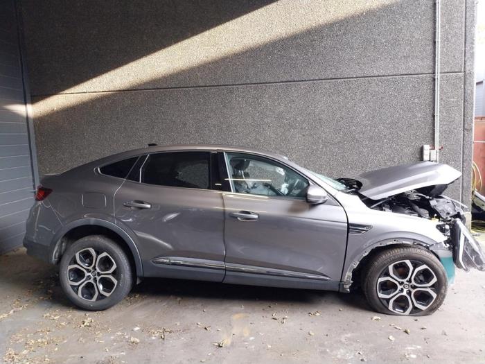 Renault Arkana 1.6 E-Tech 145 16V Sloopvoertuig (2022, Grijs)