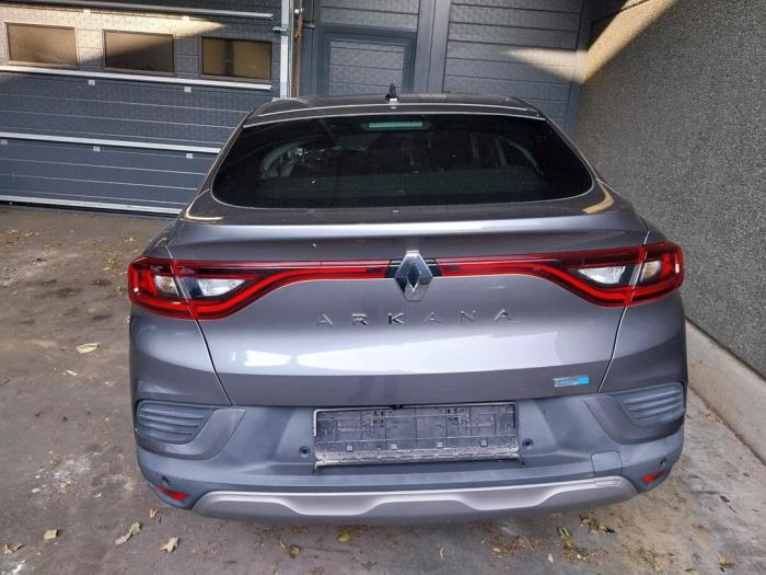 Renault Arkana 1.6 E-Tech 145 16V Sloopvoertuig (2022, Grijs)