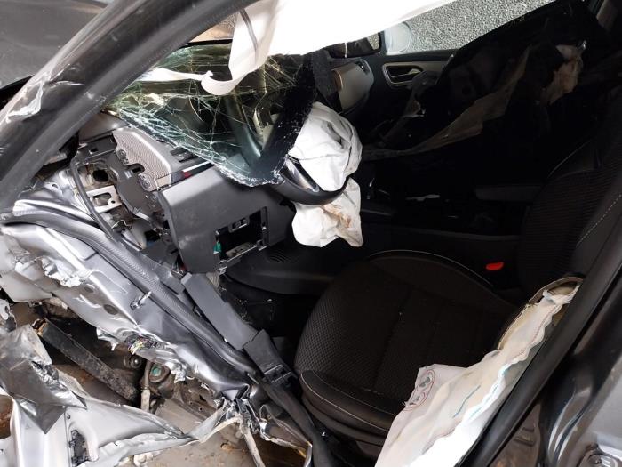 Renault Arkana 1.6 E-Tech 145 16V Sloopvoertuig (2022, Grijs)