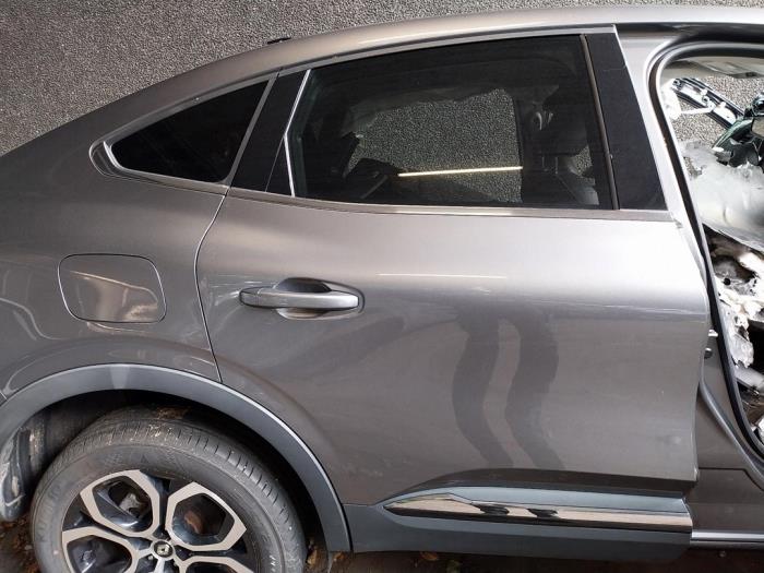 Renault Arkana 1.6 E-Tech 145 16V Sloopvoertuig (2022, Grijs)