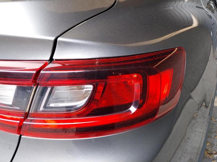 Renault Arkana 1.6 E-Tech 145 16V Sloopvoertuig (2022, Grijs)