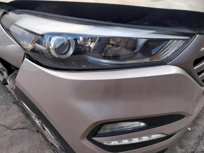 Hyundai Tucson 1.6 GDi 16V 2WD Sloopvoertuig (2017, Licht, Bruin)