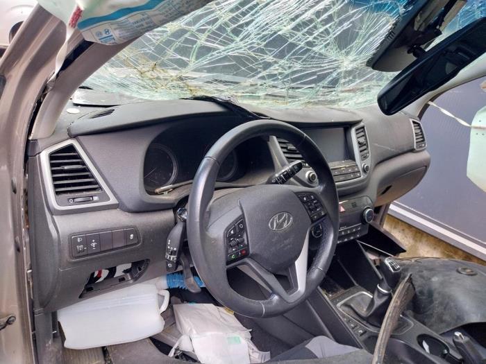 Hyundai Tucson 1.6 GDi 16V 2WD Sloopvoertuig (2017, Licht, Bruin)