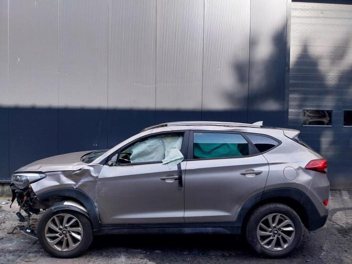 Hyundai Tucson 1.6 GDi 16V 2WD Sloopvoertuig (2017, Licht, Bruin)