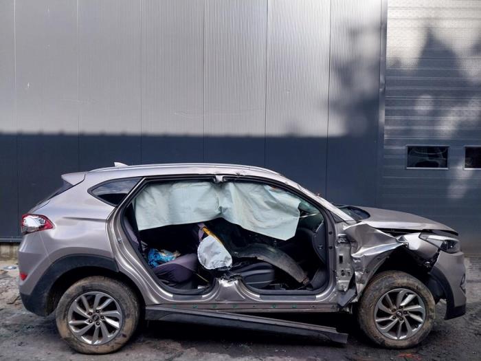 Hyundai Tucson 1.6 GDi 16V 2WD Sloopvoertuig (2017, Licht, Bruin)