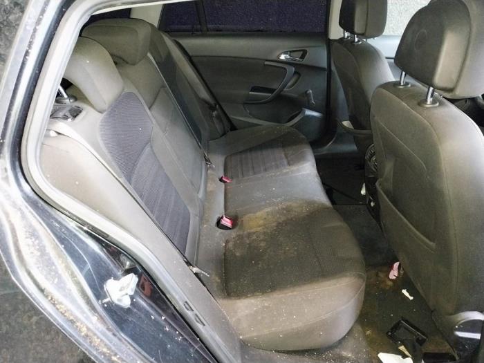 Opel Insignia Sports Tourer 2.0 CDTI 16V 130 ecoFLEX Sloopvoertuig (2009, Zwart)