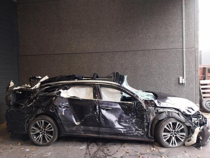 Renault Talisman Estate 1.6 Energy TCe 200 Sloopvoertuig (2018, Zwart)