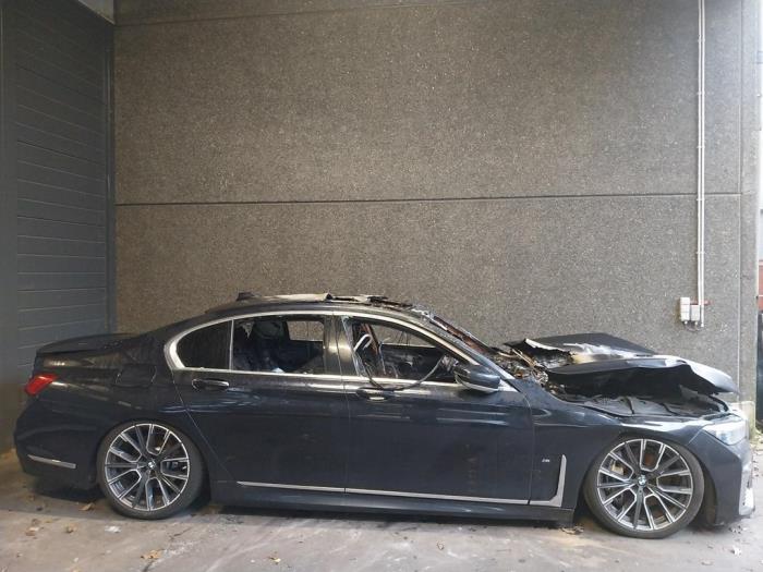 BMW 7 serie 745e,Le Sloopvoertuig (2019, Zwart)