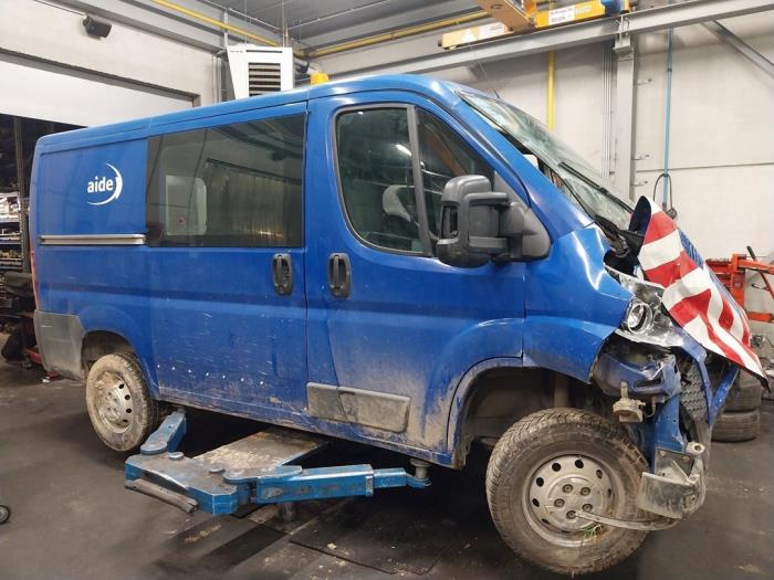 Peugeot Boxer 2.2 HDi 110 Euro 5 Sloopvoertuig (2011, Blauw)