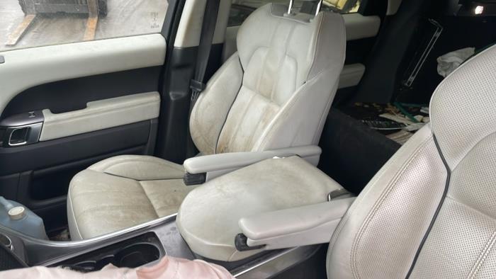 Landrover Range Rover Sport 4.4 SDV8 32V Sloopvoertuig (2015, Donker, Blauw)