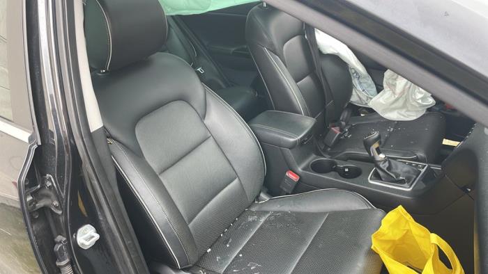 Kia Sportage 1.7 CRDi 115 16V 4x2 Sloopvoertuig (2017, Zwart)