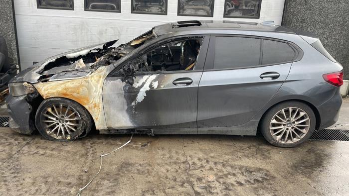 BMW 1 serie 116d 1.5 12V TwinPower Sloopvoertuig (2020, Grijs)