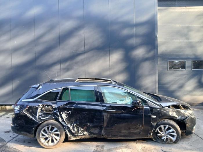 Opel Astra K Sports Tourer 1.5 CDTi 105 12V Sloopvoertuig (2021, Zwart)