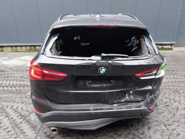 BMW X1 sDrive 18i 1.5 12V TwinPower Turbo Sloopvoertuig (2019, Donker, Bruin)
