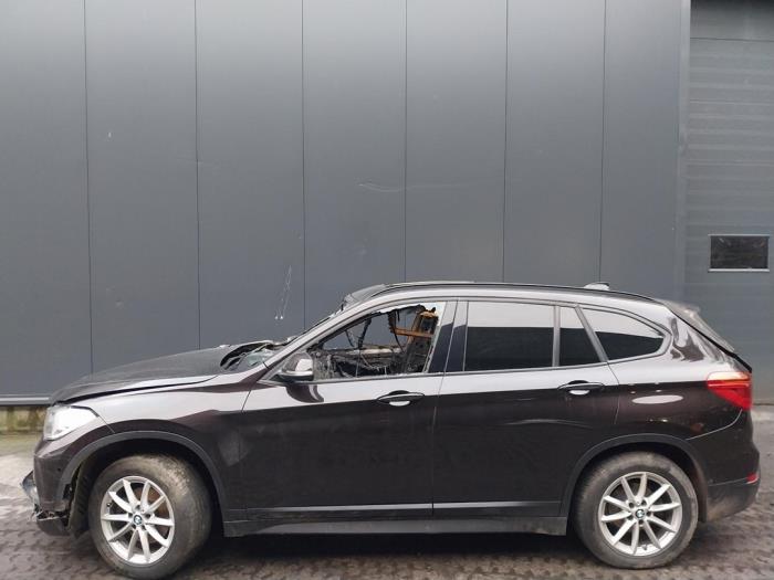 BMW X1 sDrive 18i 1.5 12V TwinPower Turbo Sloopvoertuig (2019, Donker, Bruin)