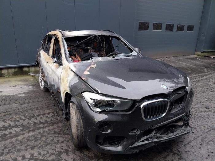 BMW X1 sDrive 18i 1.5 12V TwinPower Turbo Sloopvoertuig (2019, Donker, Bruin)