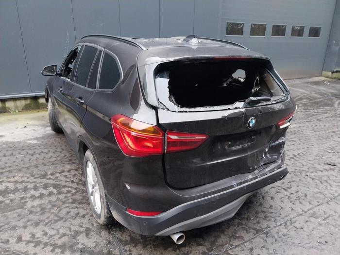BMW X1 sDrive 18i 1.5 12V TwinPower Turbo Sloopvoertuig (2019, Donker, Bruin)