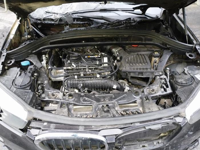 BMW X1 sDrive 18i 1.5 12V TwinPower Turbo Sloopvoertuig (2019, Donker, Bruin)