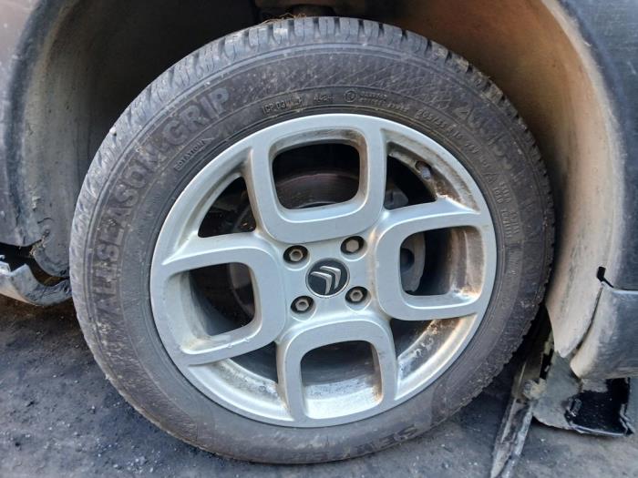 Citroen C4 Cactus 1.2 PureTech 110 12V Sloopvoertuig (2018, Donker, Paars)