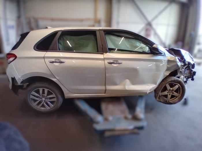 Hyundai i30 1.0 T-GDI 12V Sloopvoertuig (2020, Zilver)