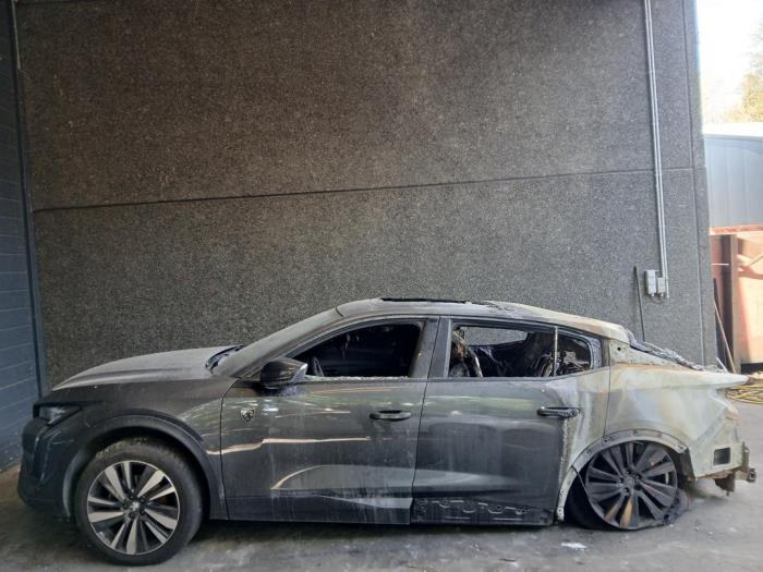 Peugeot 408 1.2 PureTech 130 Sloopvoertuig (2023, Grijs)