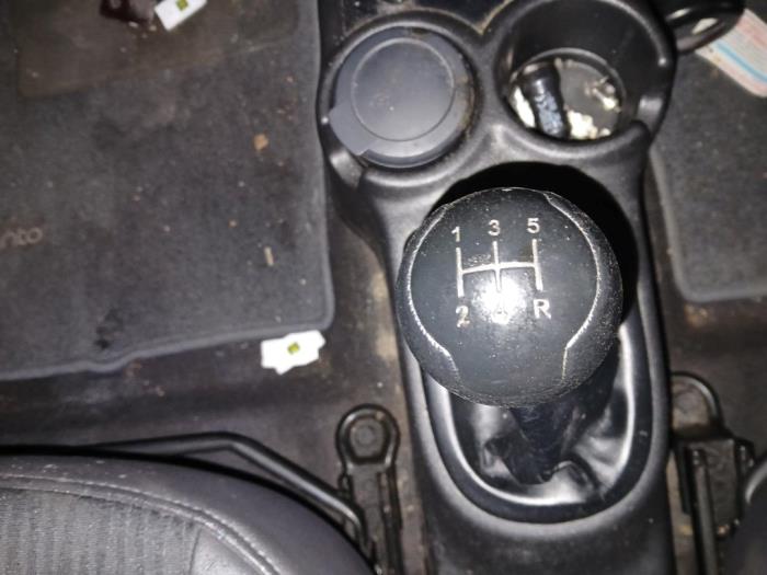 Kia Picanto 1.0 12V Sloopvoertuig (2010, Geel)