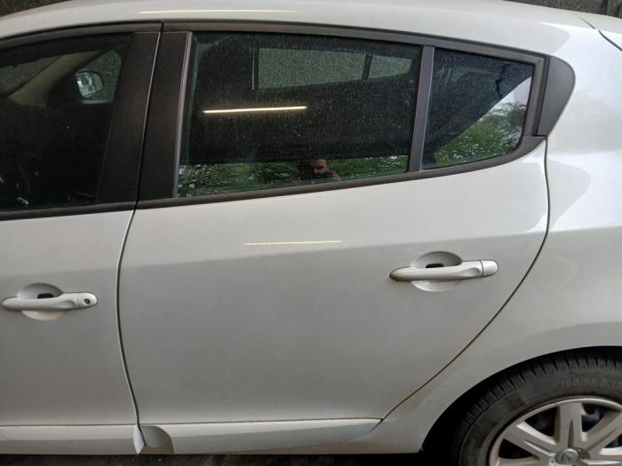 Renault Megane III Berline 1.2 16V TCE 115 Sloopvoertuig (2014, Wit)