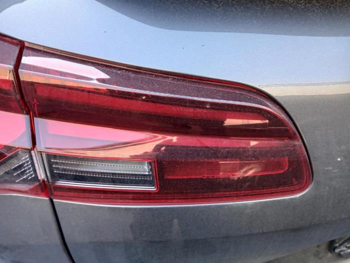 Citroen C5 X 1.6 Hybrid 225 Sloopvoertuig (2023, Grijs)