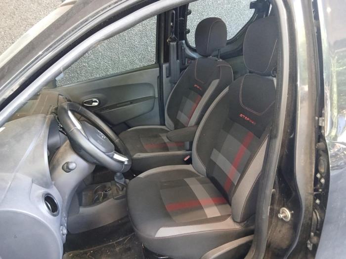 Dacia Dokker 1.3 TCE 130 Sloopvoertuig (2019, Zwart)