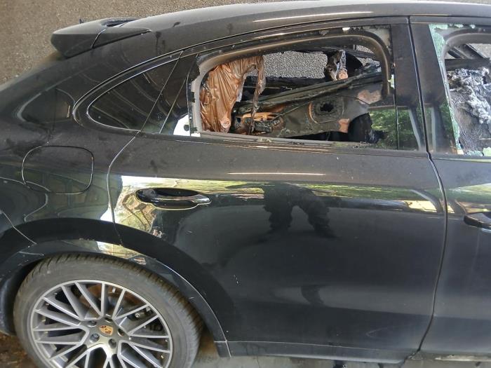 Porsche Cayenne Sloopvoertuig (2023, Zwart)