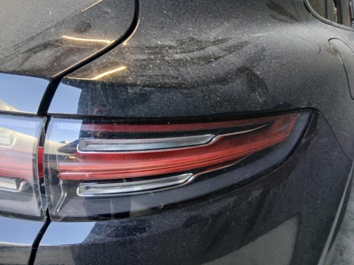 Porsche Cayenne Sloopvoertuig (2023, Zwart)