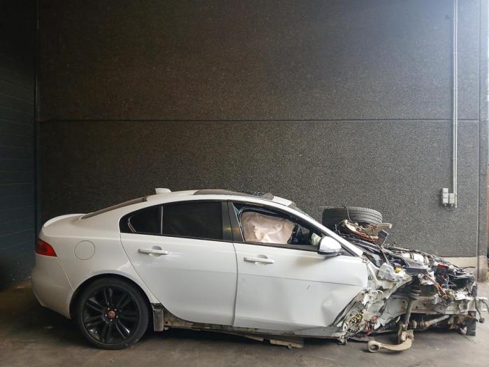 Jaguar XE 2.0d 180 16V Sloopvoertuig (2018, Wit)