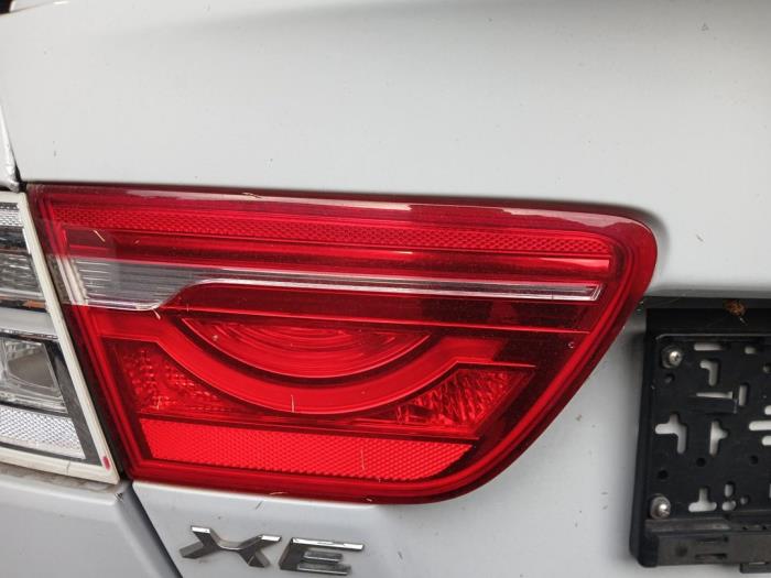 Jaguar XE 2.0d 180 16V Sloopvoertuig (2018, Wit)