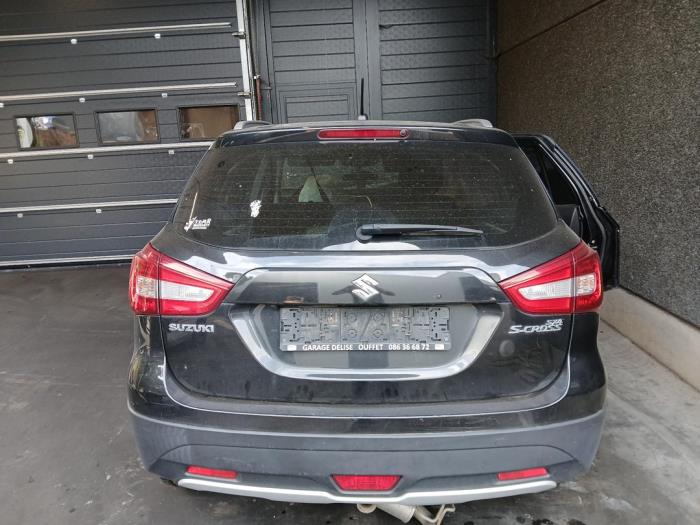 Suzuki SX4 S-Cross 1.0 Booster Jet Turbo 12V Sloopvoertuig (2018, Zwart)