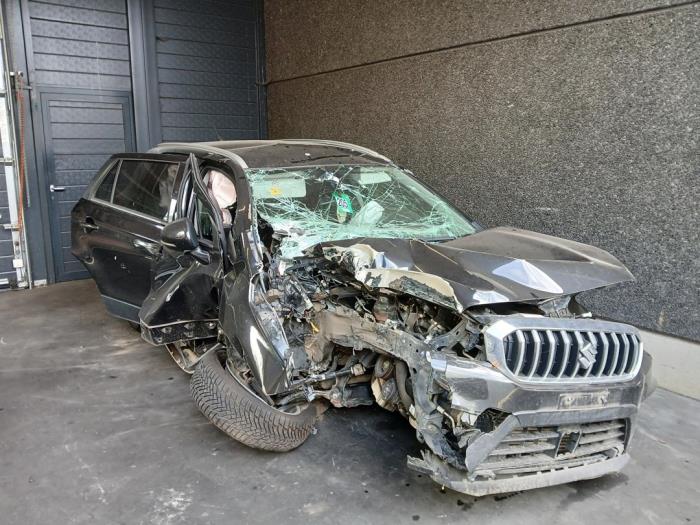 Suzuki SX4 S-Cross 1.0 Booster Jet Turbo 12V Sloopvoertuig (2018, Zwart)