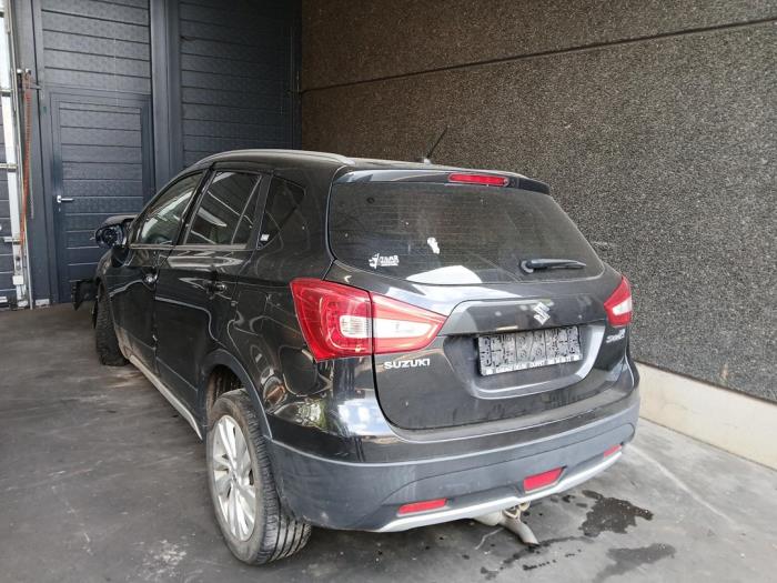 Suzuki SX4 S-Cross 1.0 Booster Jet Turbo 12V Sloopvoertuig (2018, Zwart)