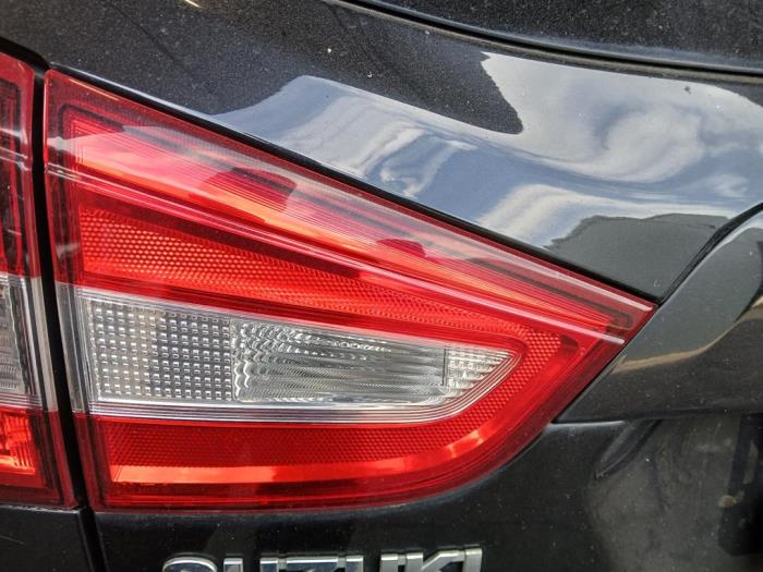 Suzuki SX4 S-Cross 1.0 Booster Jet Turbo 12V Sloopvoertuig (2018, Zwart)