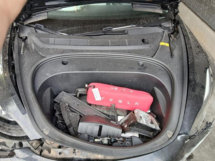 Tesla Model 3 Long Range AWD 75 kWh Sloopvoertuig (2021, Zwart)