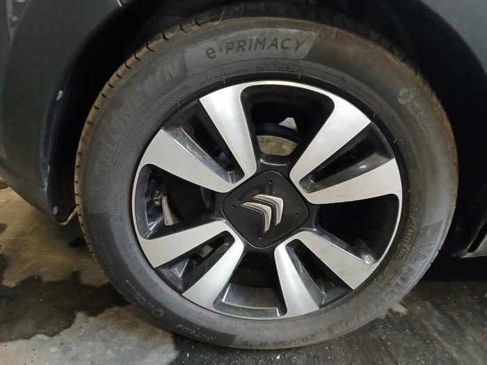Citroen C3 1.2 Vti 12V PureTech Sloopvoertuig (2024, Grijs)