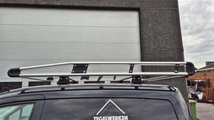 Ford Transit Courier 1.0 Ti-VCT EcoBoost 12V Sloopvoertuig (2016, Zwart)