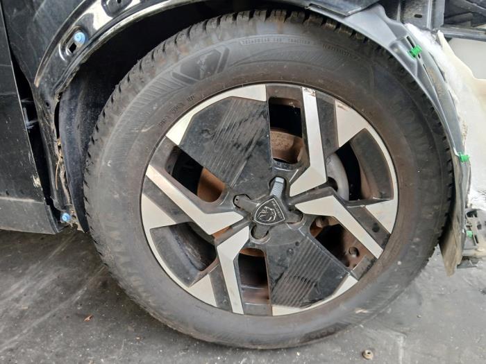 Peugeot 2008 1.2 VTi 12V PureTech 130 Sloopvoertuig (2024, Zwart)