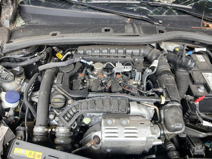 Peugeot 2008 1.2 VTi 12V PureTech 130 Sloopvoertuig (2024, Zwart)