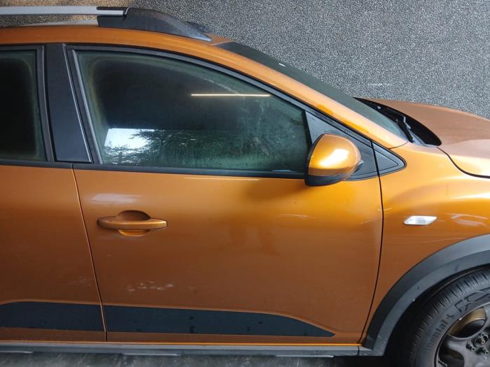 Dacia Sandero III 1.0 TCe 90 12V Sloopvoertuig (2022, Oranje)