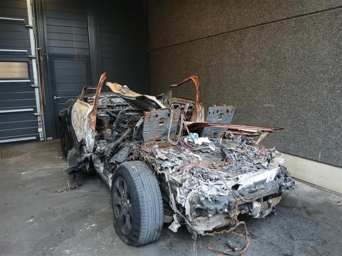 Landrover Defender II 2.0 D240 Sloopvoertuig (2020, Zwart)