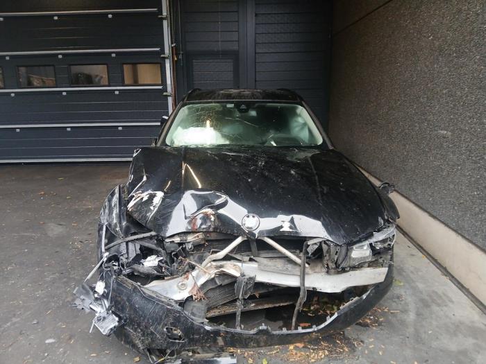 BMW 3 serie Touring 330e 2.0 TwinPower Turbo 16V Sloopvoertuig (2020, Zwart)