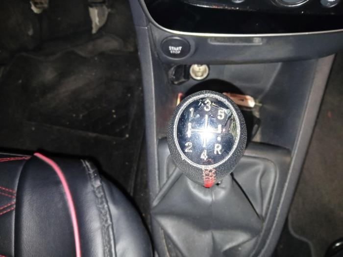 Renault Clio IV Estate/Grandtour 0.9 Energy TCE 90 12V Sloopvoertuig (2015, Rood)